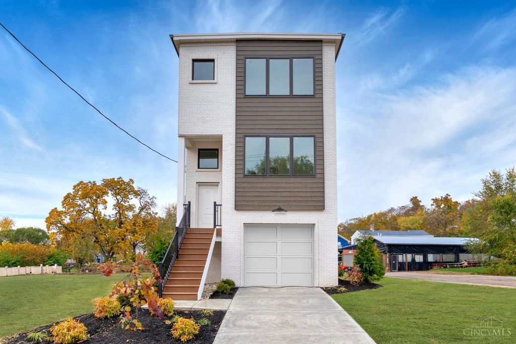 271 Strader Avenue, Cincinnati, OH 45226