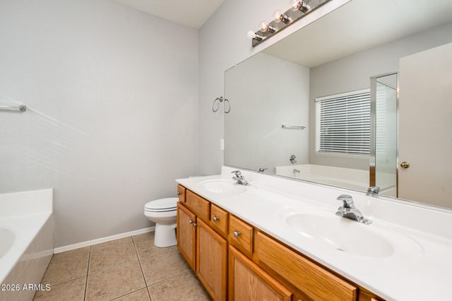 3725 E Woodside Way, Gilbert, AZ 85297