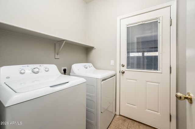 3725 E Woodside Way, Gilbert, AZ 85297