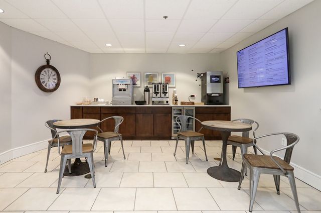 1909 NW 126th Street, Clive, IA 50325