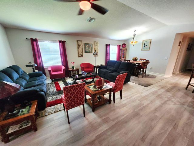 11 SE Flamenco Way, Port St. Lucie, Port St Lucie, FL 34952
