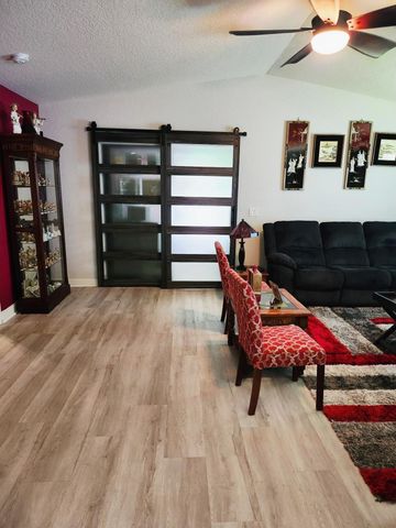 11 SE Flamenco Way, Port St. Lucie, Port St Lucie, FL 34952