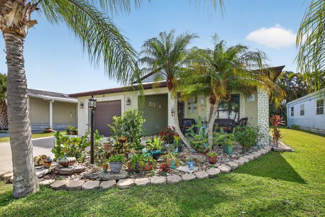 11 SE Flamenco Way, Port St. Lucie, Port St Lucie, FL 34952