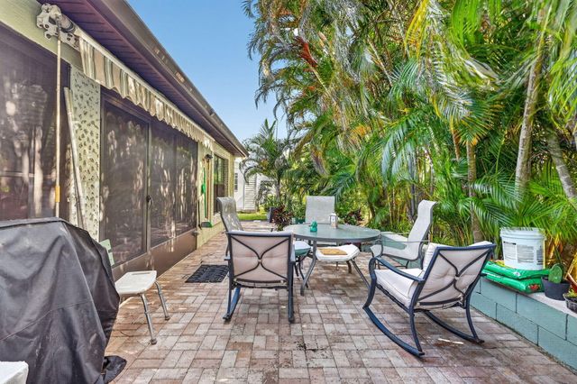 11 SE Flamenco Way, Port St. Lucie, Port St Lucie, FL 34952