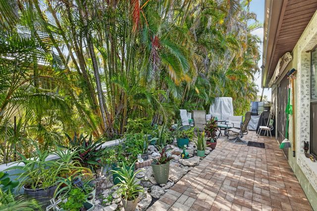 11 SE Flamenco Way, Port St. Lucie, Port St Lucie, FL 34952