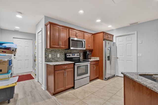 11 SE Flamenco Way, Port St. Lucie, Port St Lucie, FL 34952