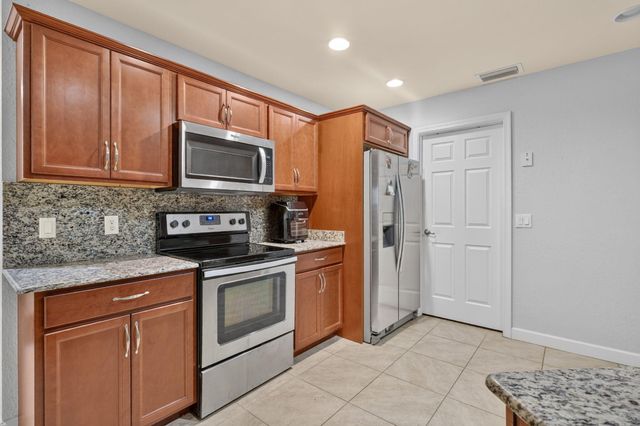 11 SE Flamenco Way, Port St. Lucie, Port St Lucie, FL 34952