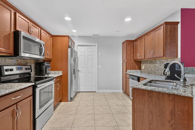 11 SE Flamenco Way, Port St. Lucie, Port St Lucie, FL 34952