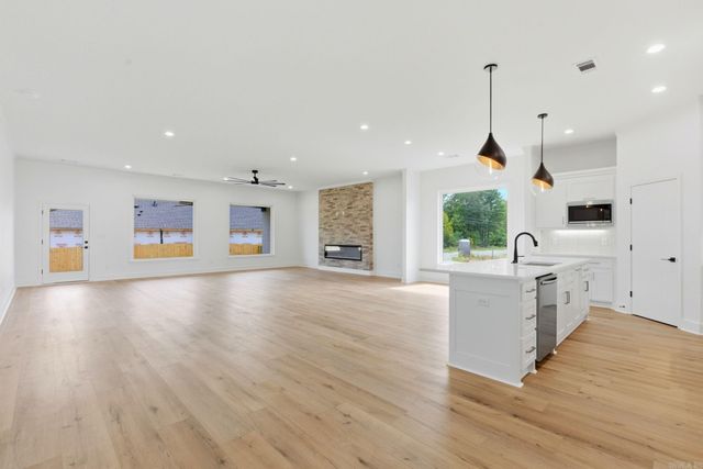 7000 Cold Creek, Alexander, AR 72002