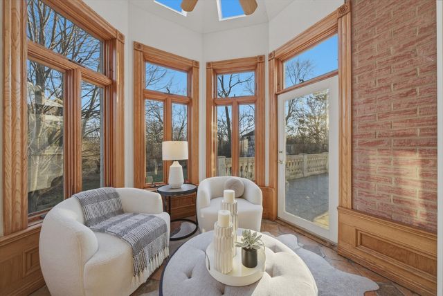 11361 W Plainfield Road, Indian Head Park, IL 60525