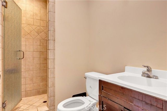 2641 S Catalina Street, Los Angeles, CA 90007