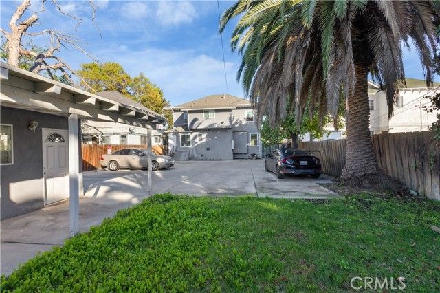 2641 S Catalina Street, Los Angeles, CA 90007