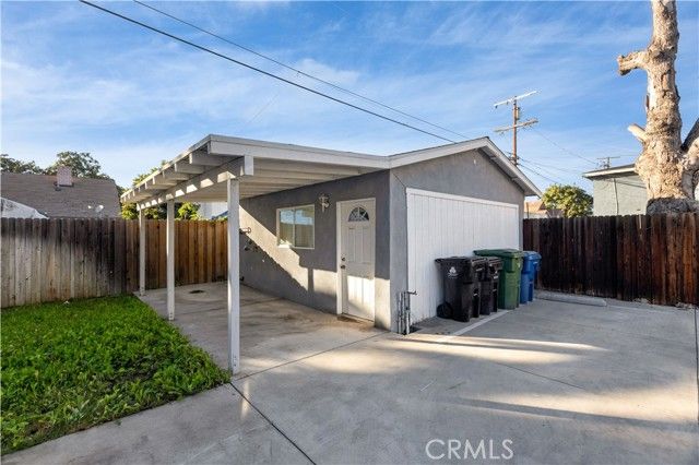 2641 S Catalina Street, Los Angeles, CA 90007