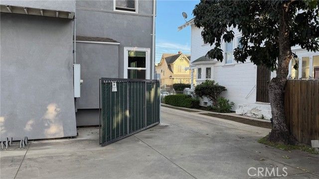 2641 S Catalina Street, Los Angeles, CA 90007