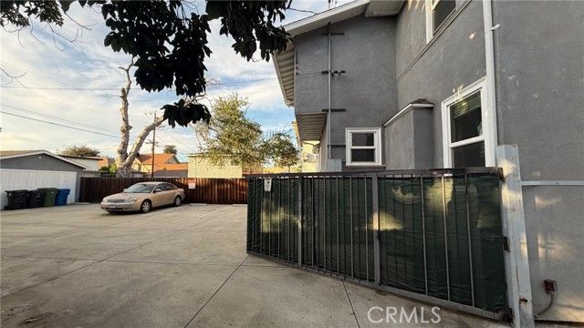 2641 S Catalina Street, Los Angeles, CA 90007