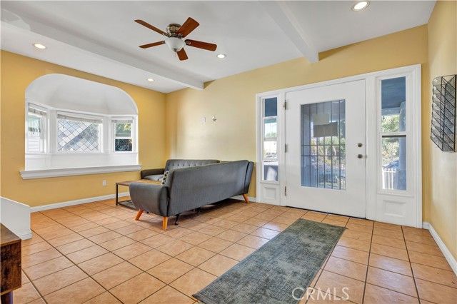 2641 S Catalina Street, Los Angeles, CA 90007