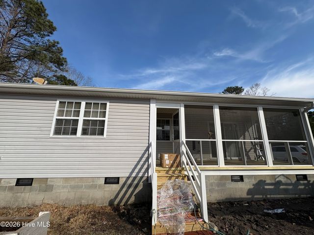 738 Holiday Island Road, Hertford, NC 27944