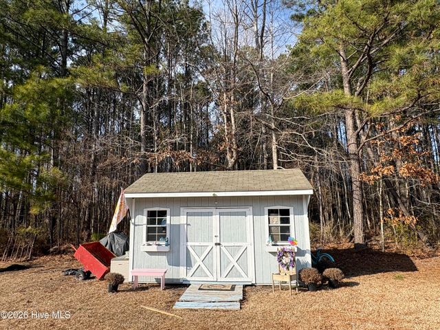 738 Holiday Island Road, Hertford, NC 27944