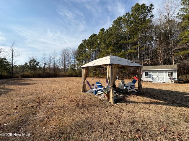 738 Holiday Island Road, Hertford, NC 27944