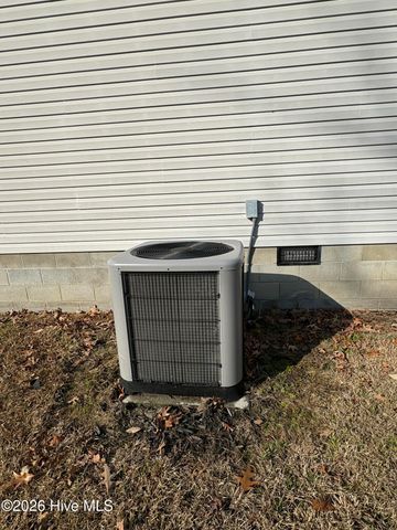 738 Holiday Island Road, Hertford, NC 27944