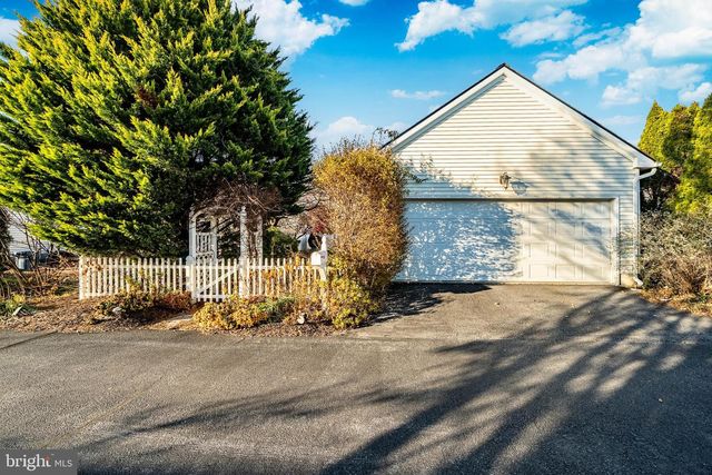 1016 SLOAN ST, Lititz, PA 17543