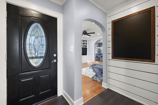 381 Douglas Avenue, Crystal Lake, IL 60014