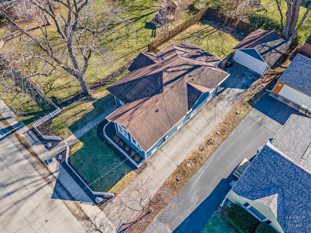 381 Douglas Avenue, Crystal Lake, IL 60014