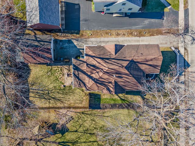 381 Douglas Avenue, Crystal Lake, IL 60014