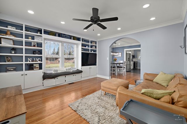 381 Douglas Avenue, Crystal Lake, IL 60014