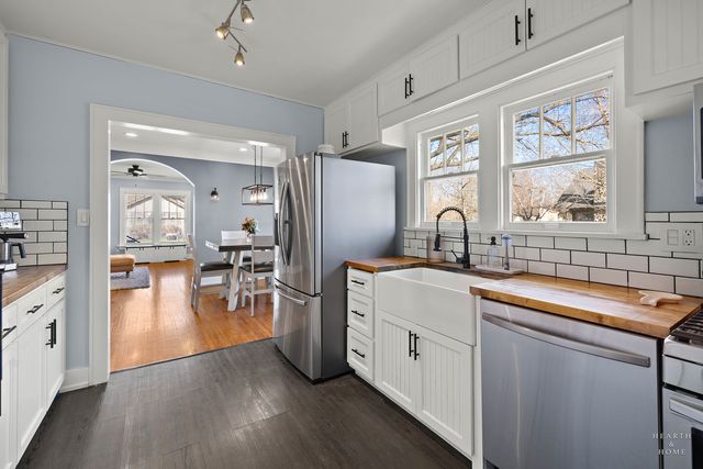 381 Douglas Avenue, Crystal Lake, IL 60014