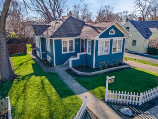 381 Douglas Avenue, Crystal Lake, IL 60014