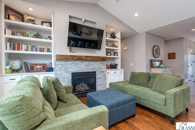 2232 Coventry Lane, North Mankato, MN 56003
