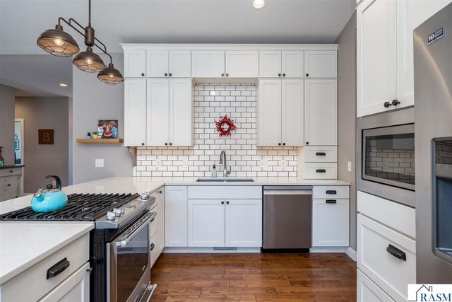 2232 Coventry Lane, North Mankato, MN 56003