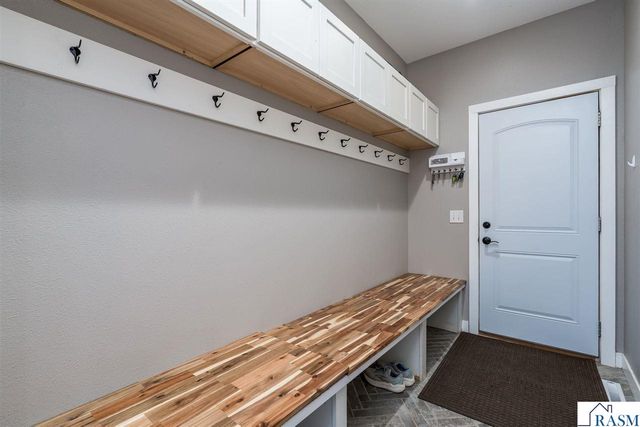 2232 Coventry Lane, North Mankato, MN 56003