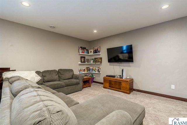 2232 Coventry Lane, North Mankato, MN 56003