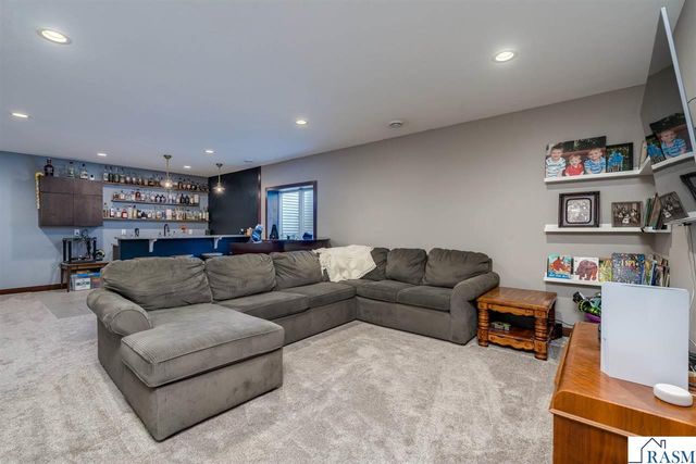 2232 Coventry Lane, North Mankato, MN 56003