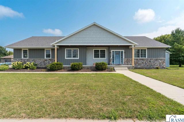 2232 Coventry Lane, North Mankato, MN 56003