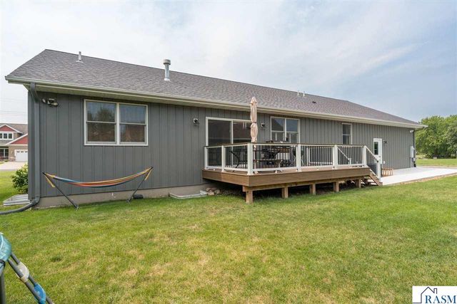 2232 Coventry Lane, North Mankato, MN 56003