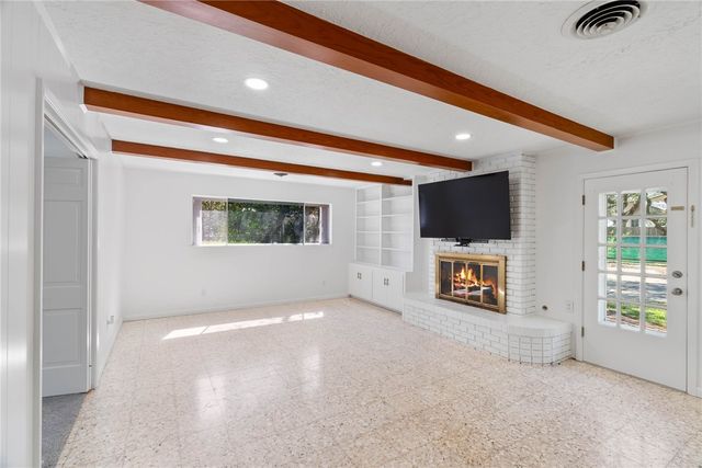 1905 Shores Lane, Rockport, TX 78382