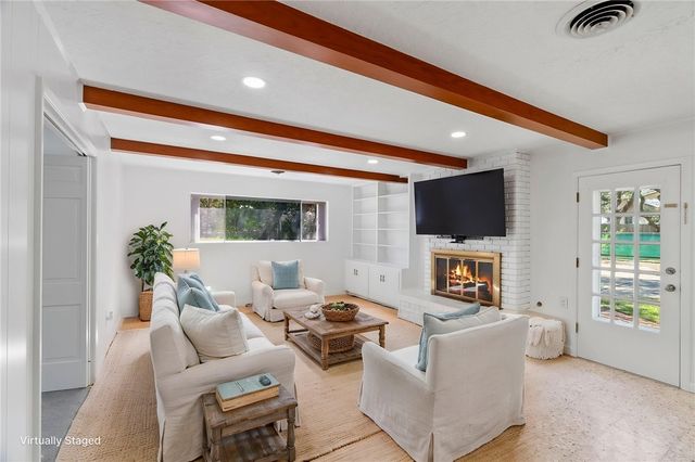 1905 Shores Lane, Rockport, TX 78382