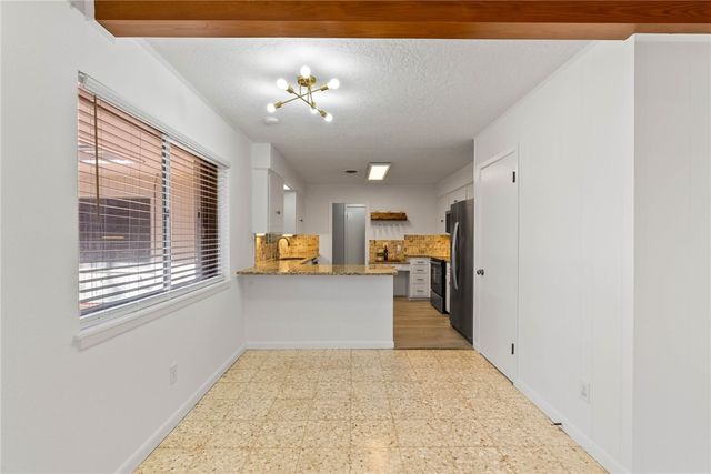 1905 Shores Lane, Rockport, TX 78382