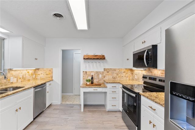 1905 Shores Lane, Rockport, TX 78382