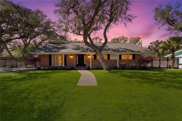 1905 Shores Lane, Rockport, TX 78382