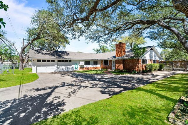 1905 Shores Lane, Rockport, TX 78382