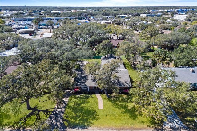 1905 Shores Lane, Rockport, TX 78382