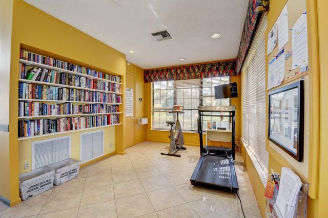 10201 Lexington Lakes Boulevard N, Boynton Beach, FL 33436