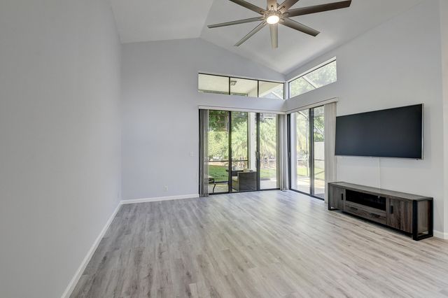 10201 Lexington Lakes Boulevard N, Boynton Beach, FL 33436