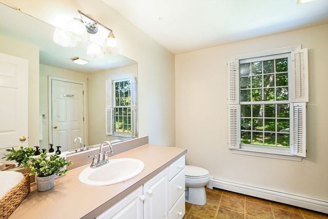 1 Moody Dr, Sandwich, MA 02563