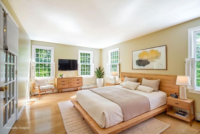 1 Moody Dr, Sandwich, MA 02563