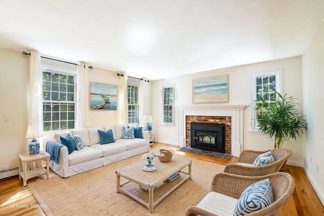 1 Moody Dr, Sandwich, MA 02563